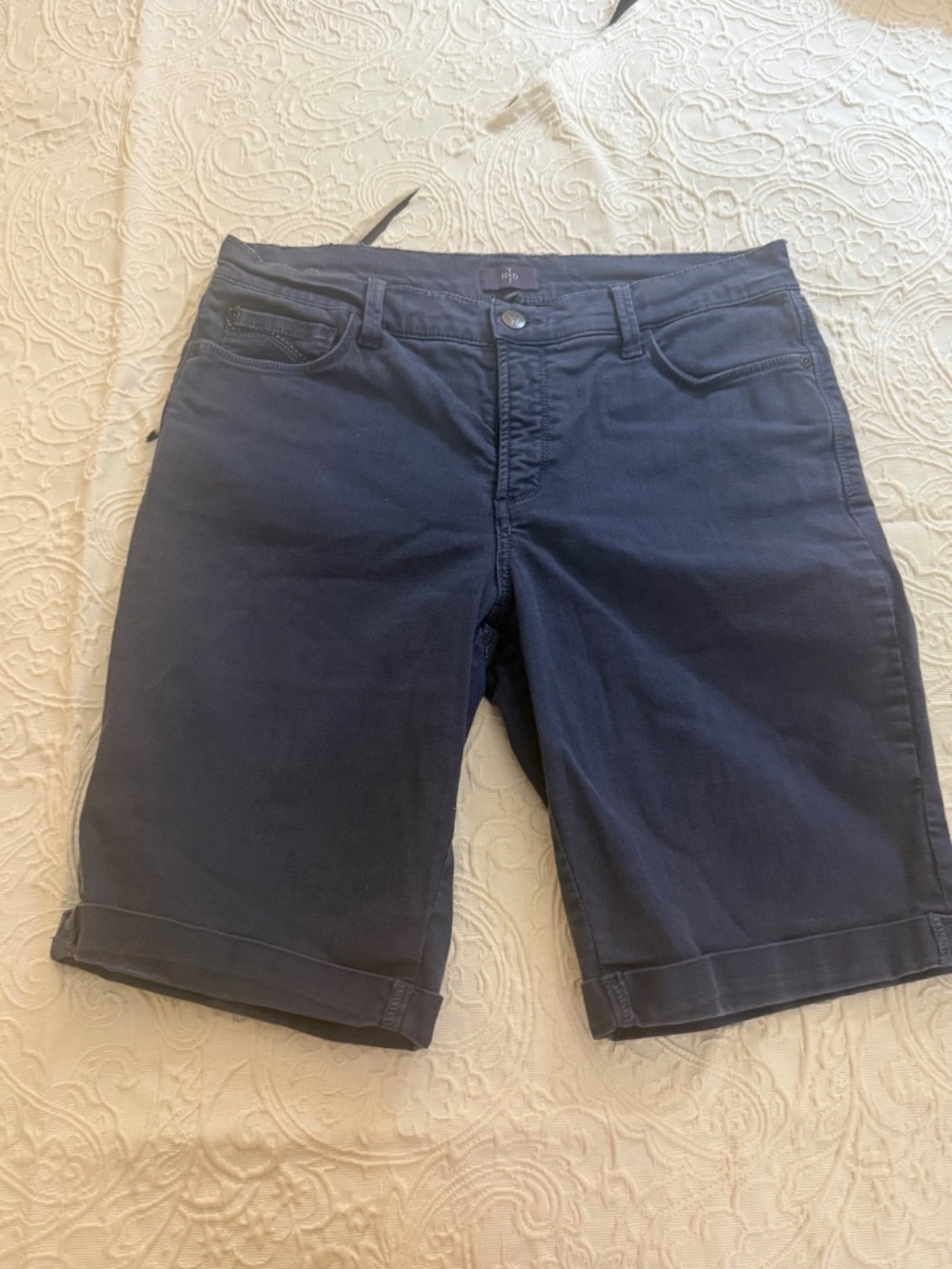 NYDJ BERMUDA SHORTS SIZE 8 - Picture 2 of 6